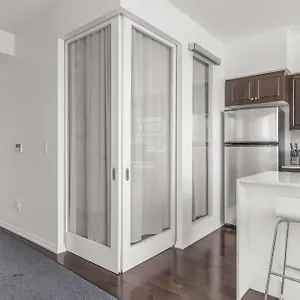  Apartment 2 Bedroom W/ Amazing Views & Parking