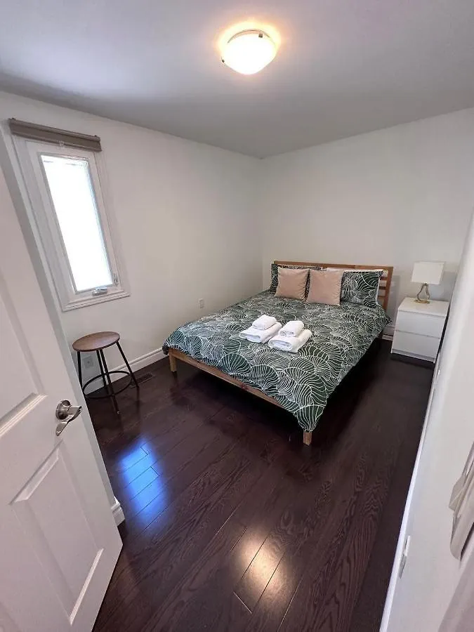 Toronto Great Located Apartment Homestay